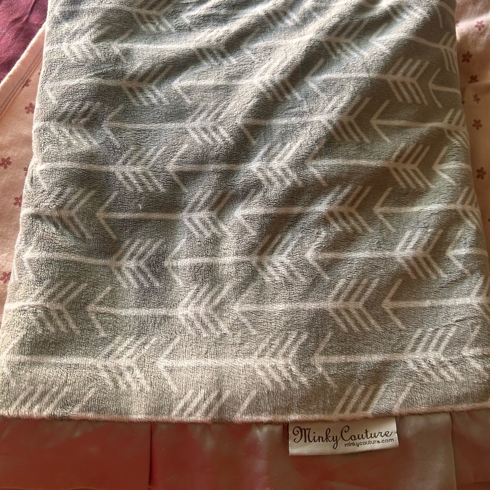 Minky Couture Gray Arrow Kids Blanket